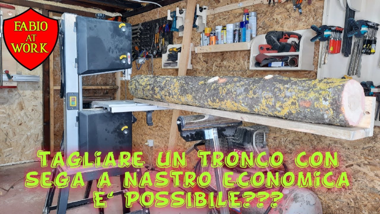 Tagliare tronco con sega a nastro