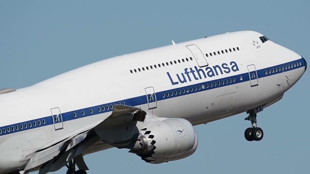 Lufthansa Retro Livery (Yankee Tango) 747-8i takeoff and climb out of Houston IAH