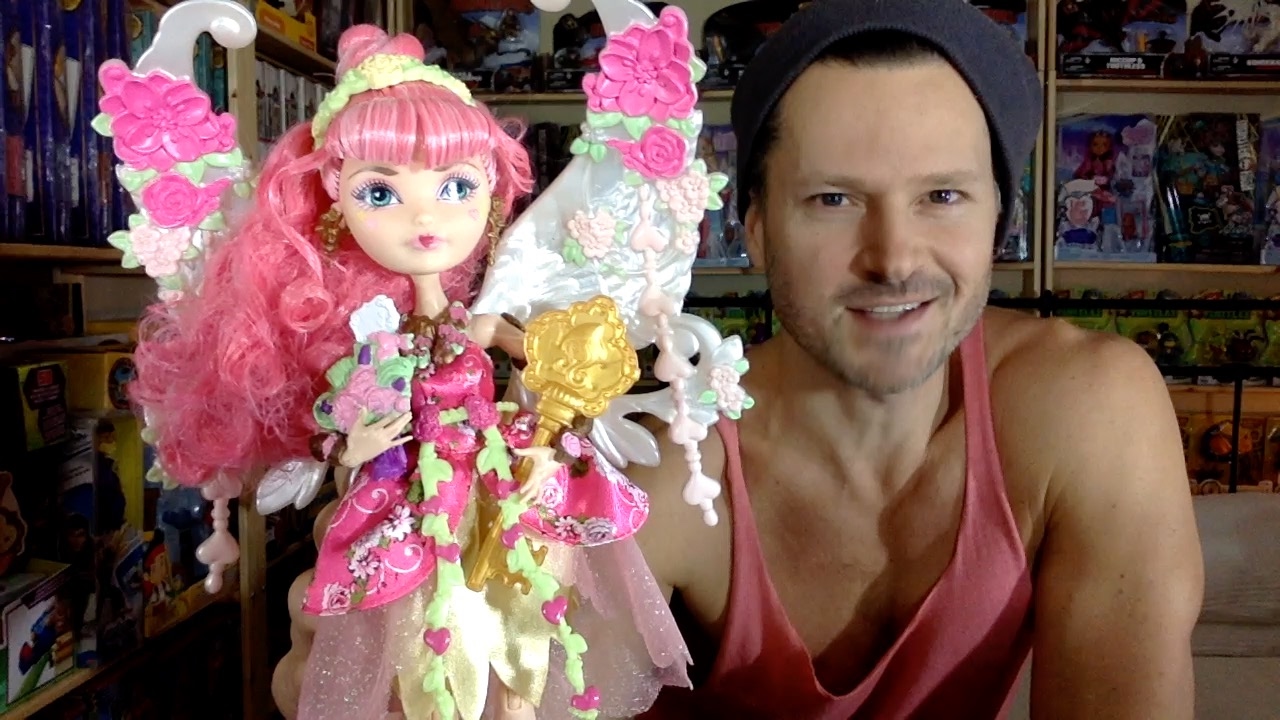 Ever After High Heartstruck C. A. Cupid Toys R Us Exclusive Doll Unboxing Review