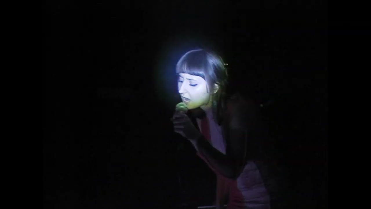 julia amor - super extraño (LIVE)