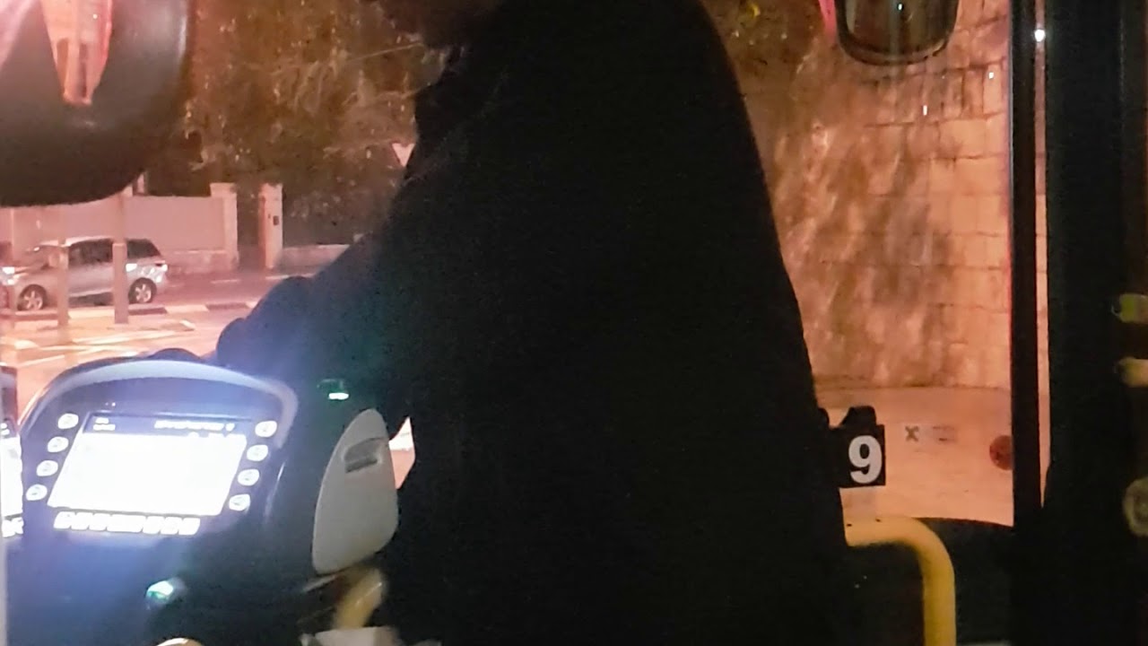 פקח של אגד עובר על חוקים בירושלים(3)