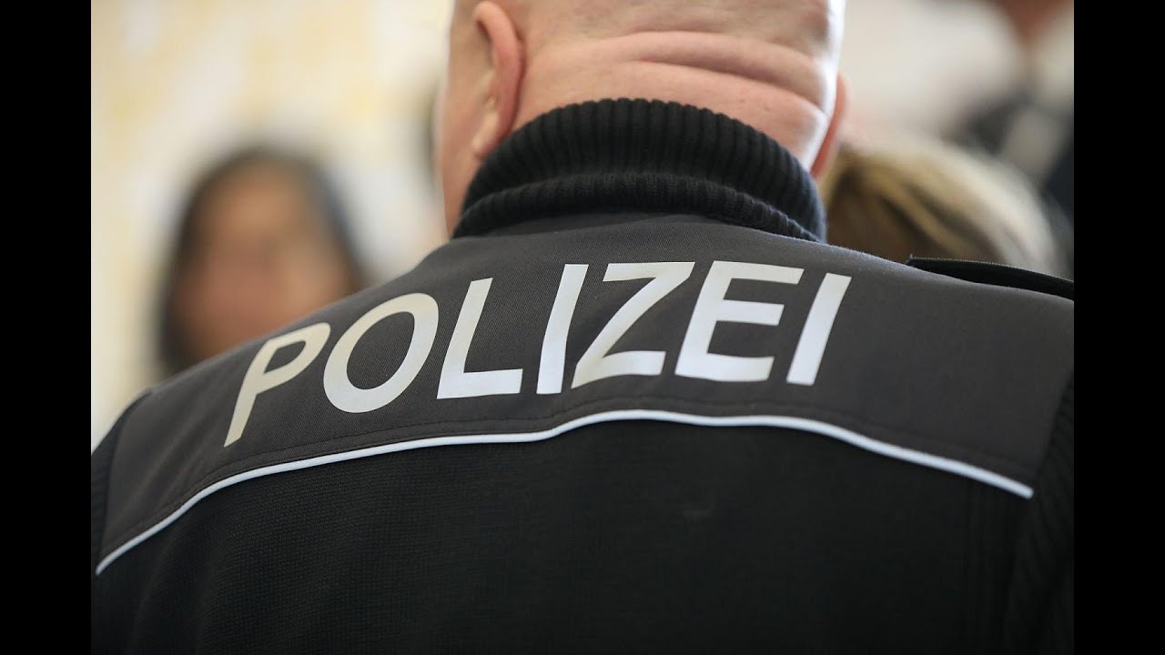Autofahrer entfernt sich nach Unfall in Butjadingen von Unfallstelle