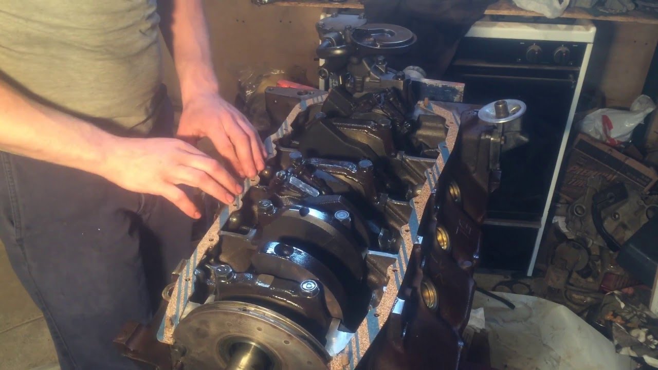 Oil pan gaskets and oil pan installation