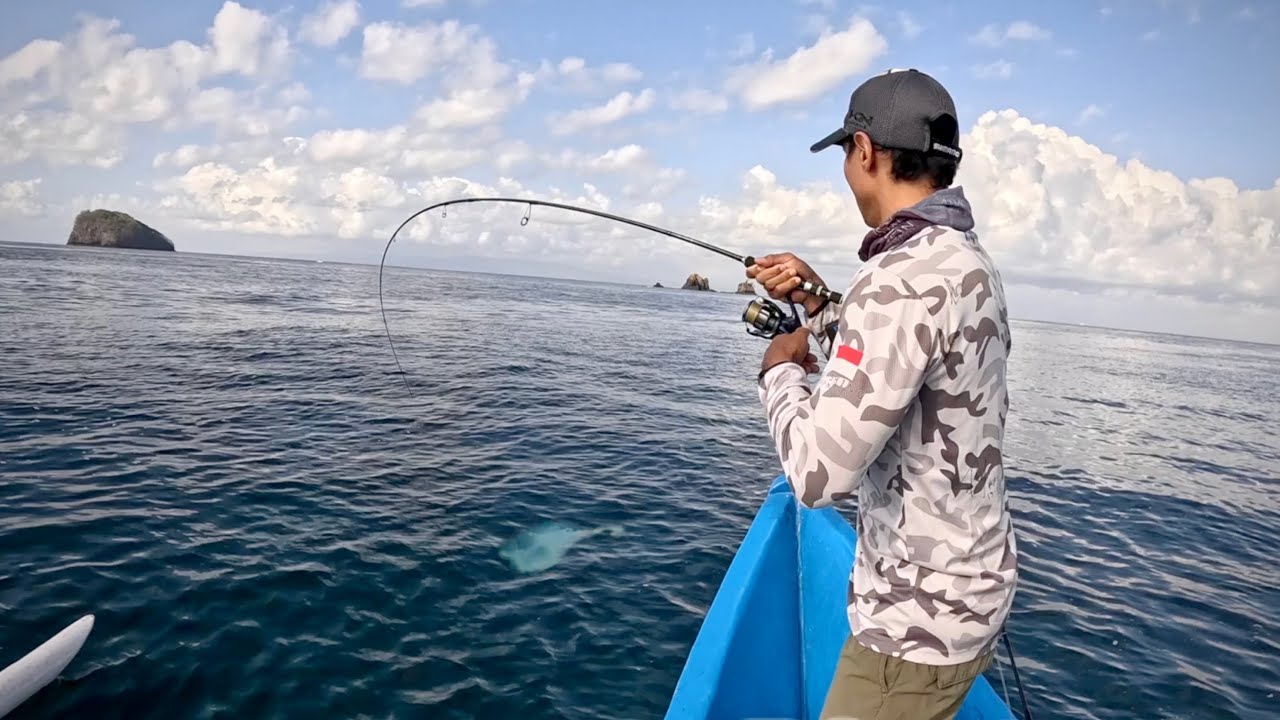PERTARUNGAN SENGIT IKAN GT BABON DENGAN ALAT PANCING RINGAN! KOMANG ASPAL IS BACK!