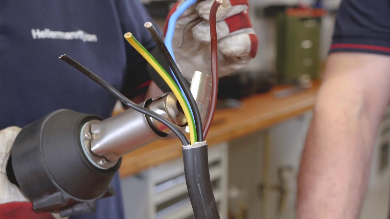 Repair of a cable sheath with coloured TF21 heat shrink tubing