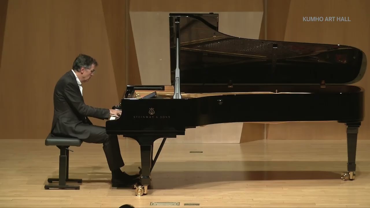 Robert Schumann by Éric Le Sage - Symphonic Etudes for Piano Opus 13