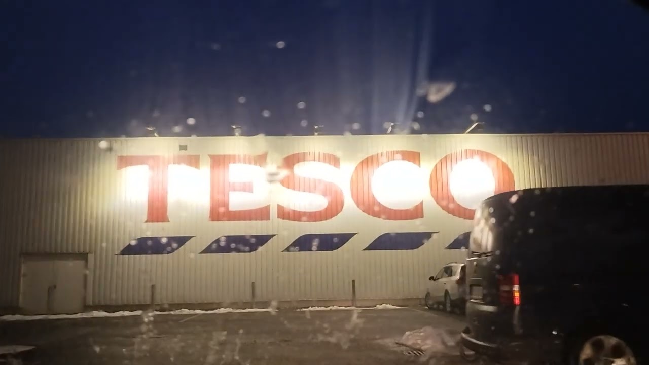 Tối 21.2.26 đi Vrbove đón Thị Nở, đường trơn trượt vì tuyết ướt rơi xuống đóng băng luôn(Poladovica)