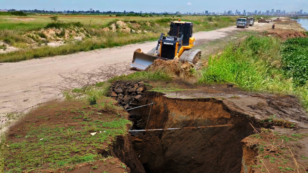 It's amazing how experts are working to push back the forest and clear a large lake.