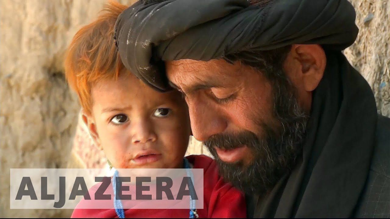 Afghanistan: Tens of thousands flee Helmand's fighting