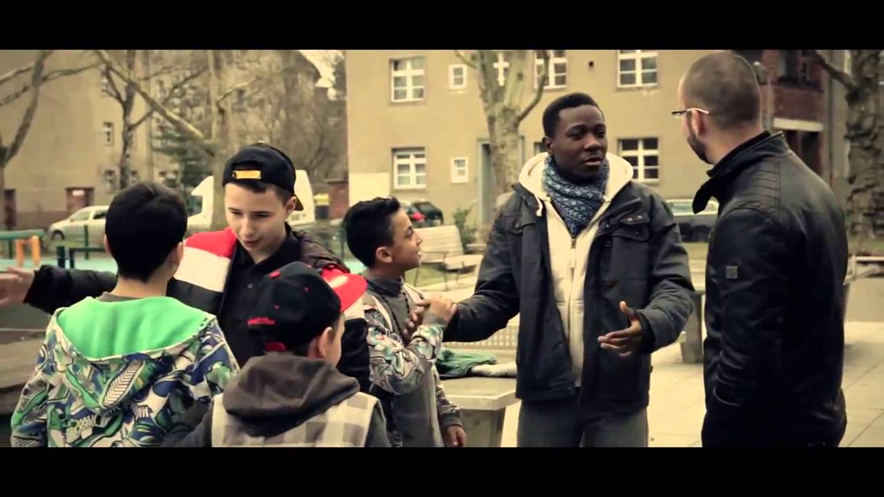 Stimme Berlins Feat. Matondo - Mama und Papa ihr seid die besten - 2014