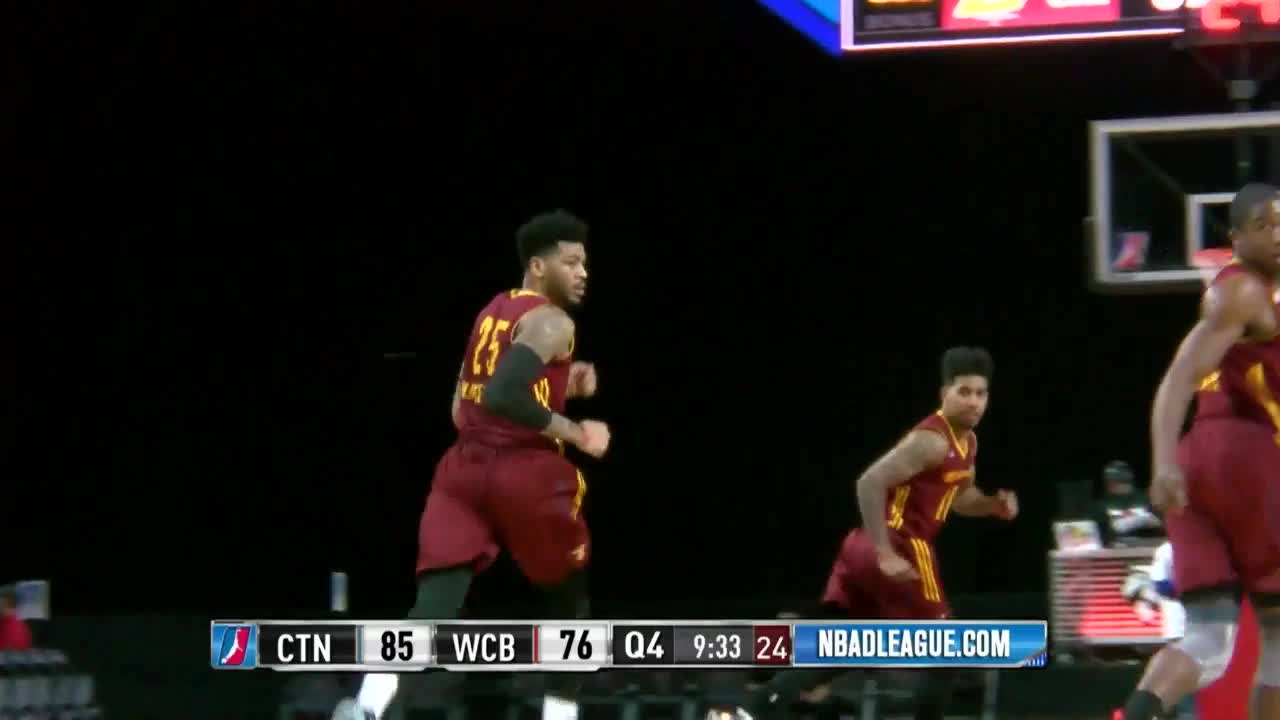 Eric Moreland posts 11 points & 17 rebounds vs. the Bulls