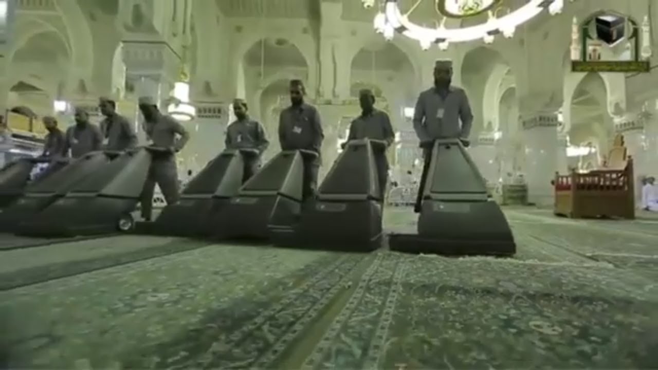 Cleaning At Masjid Al Haram (Makkah ) saudi arab ^ Best Job^ 2018 official video