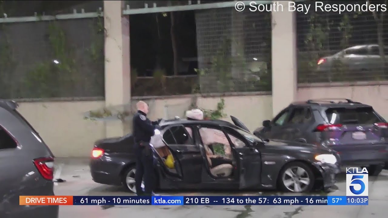 Man attacked in violent Torrance mall robbery, suspects at large