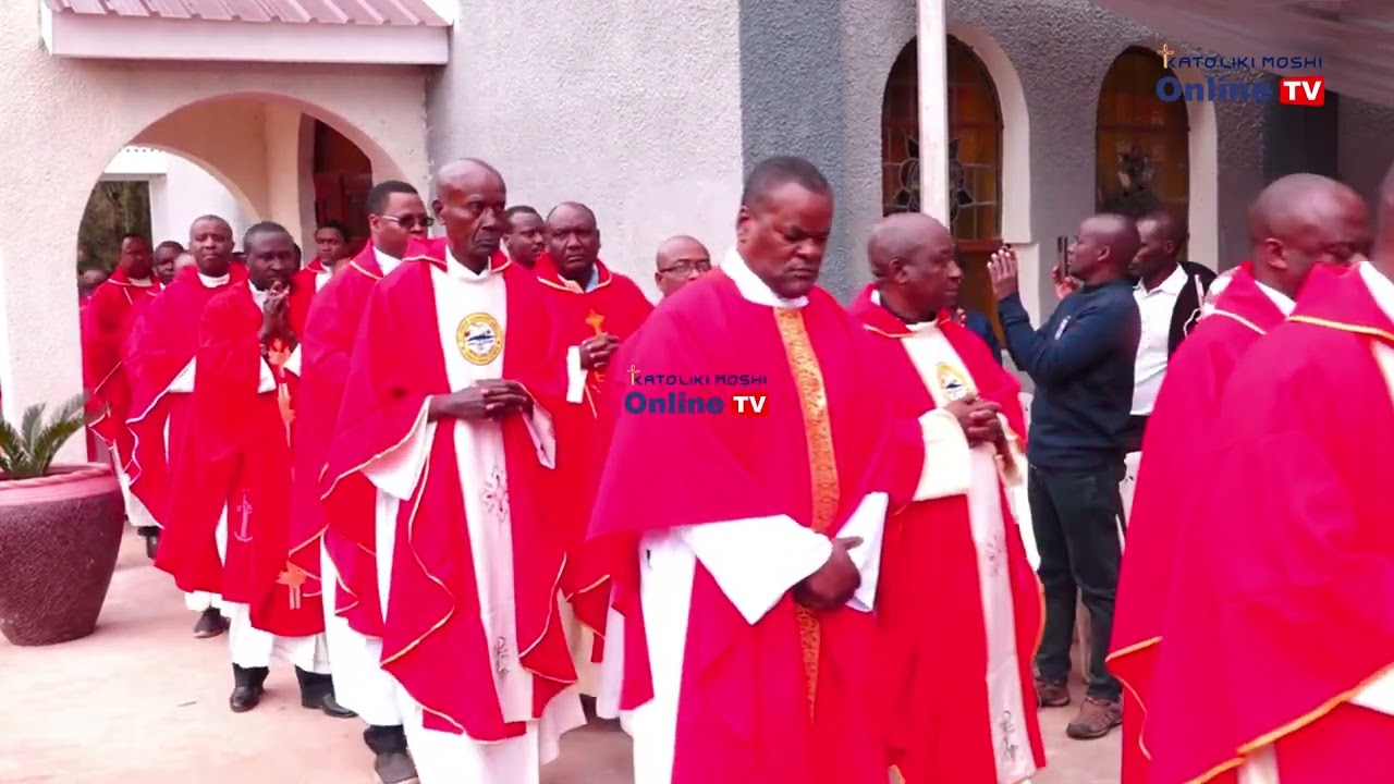TAZAMA ANDAMO TAKATIFU KUELEKEA ADHIMISHO LA MISA TAKATIFU JUBILEE YA MIAKA 100 ST. JAMES SEMINARY