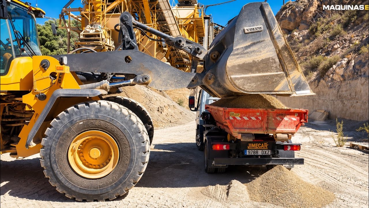 Volvo L150H Работает в Карьере | Погрузка Грузовиков и Работа с Песком