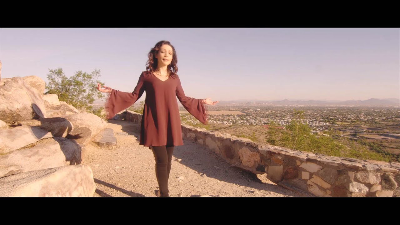 Algo Nuevo Comienza- Pahola Marino [Video Oficial]