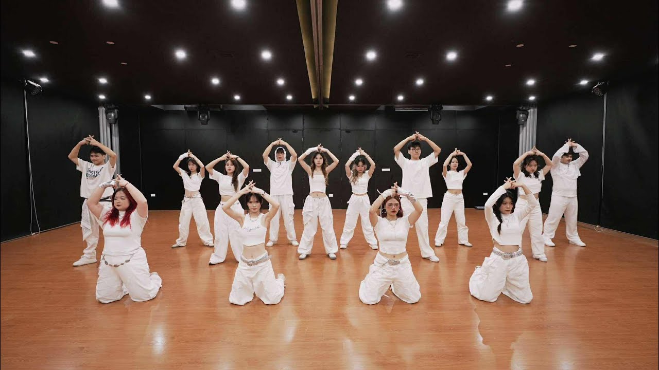 MASHUP NOT MY FAULT + JUMP - EM XINH SAY HI + BLACKPINK - COVER & CHOREOGRAPHY BY UAC