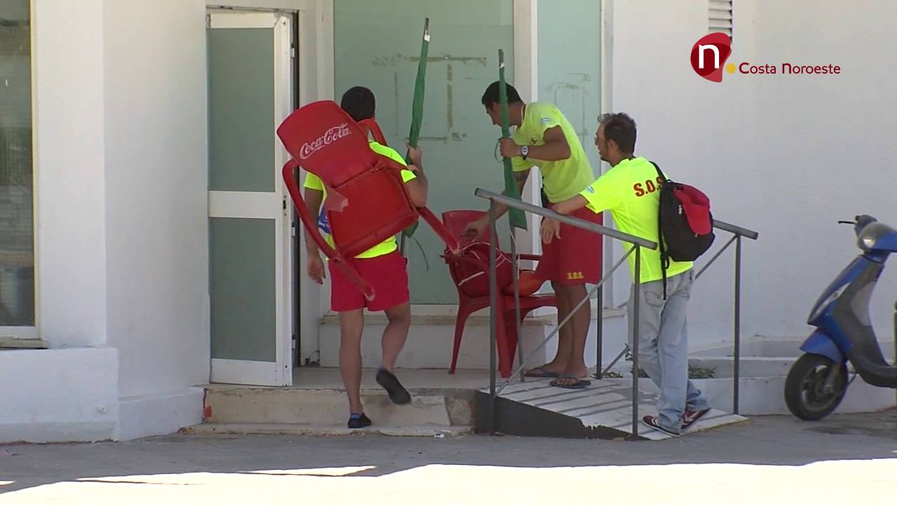 Noticias, Socorristas de la playa rescatan a un bañista de 65 años