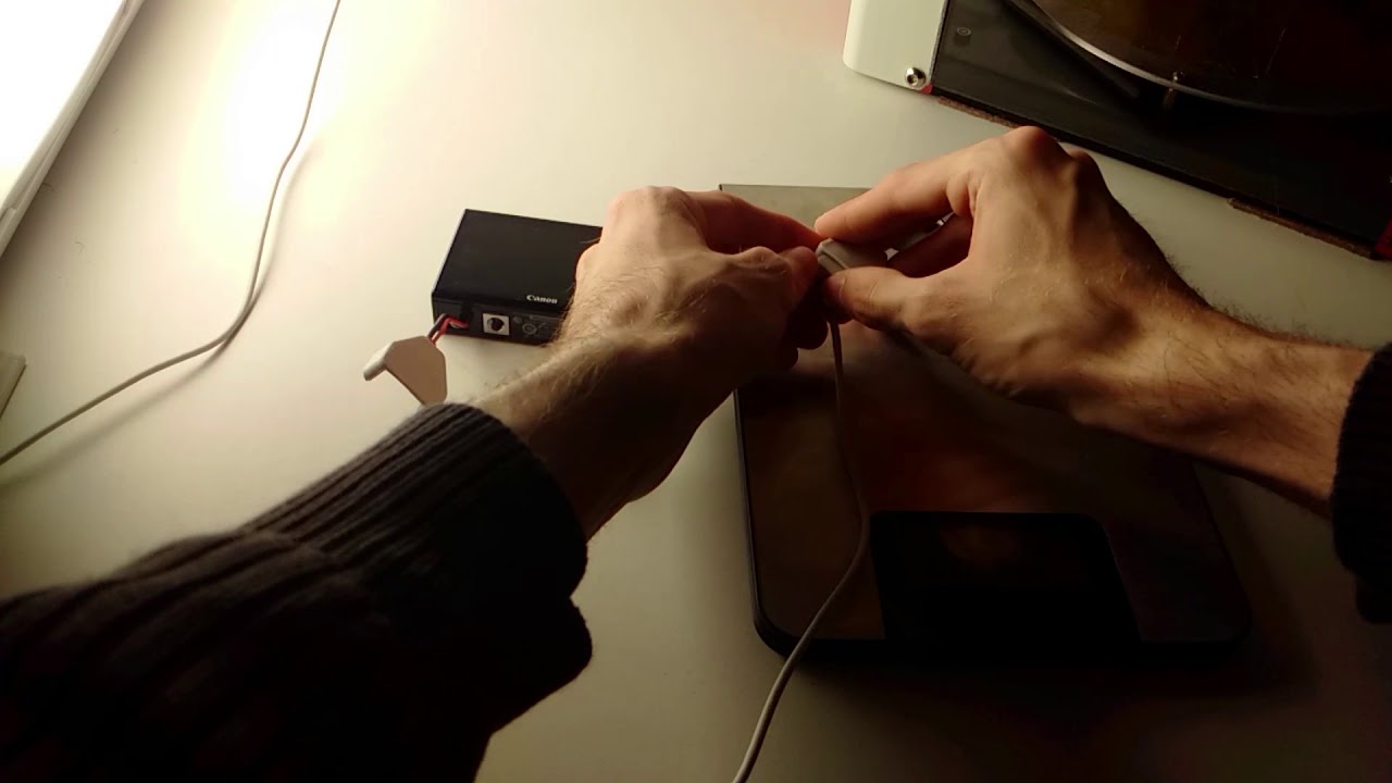 3D printable dupont plug for USB power to portable camera and scale