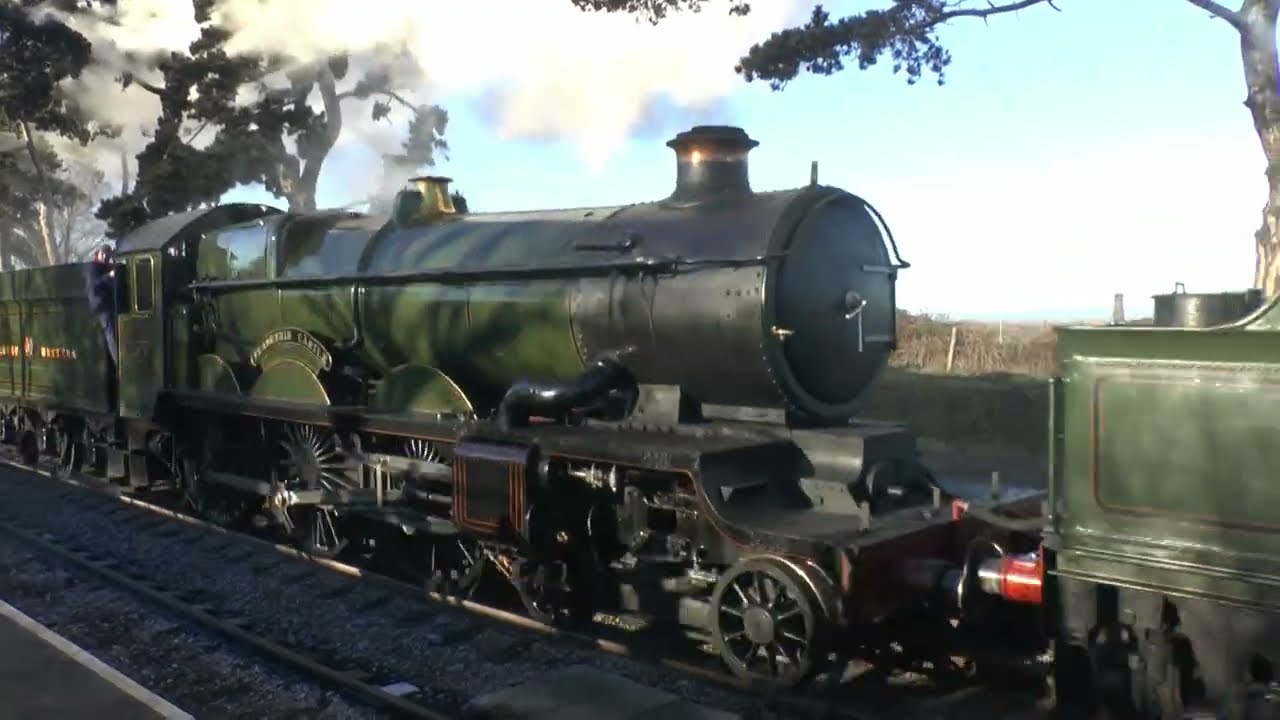 GWR 4079 Pendennis Castle and 6880 Betton Grange Double Headed Cheltenham Racecourse. GWR.