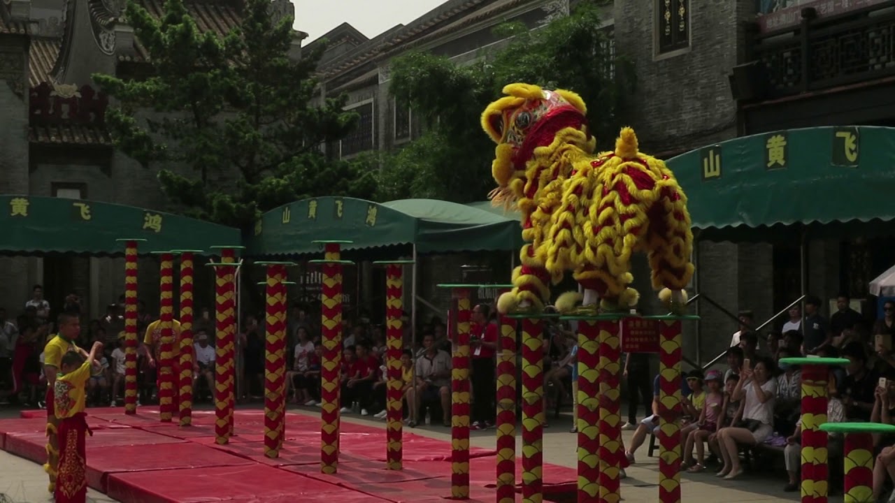 Liondance in Foshan - Wong Fei Hung and Yip Man memorial ground