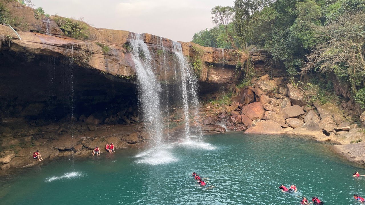 4K Trek to Krang Shuri Falls in Meghalaya | Shot on iPhone