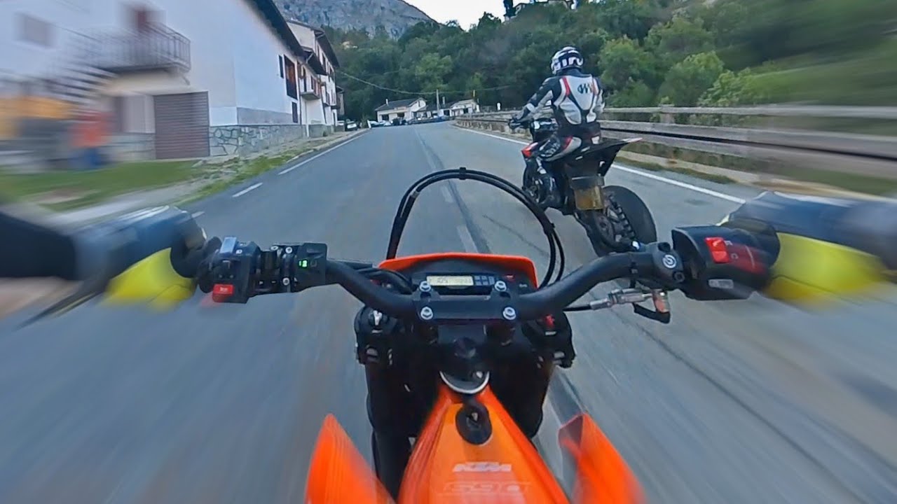APRILIA SXV 550 vs KTM 690SMC - R onboard VIU