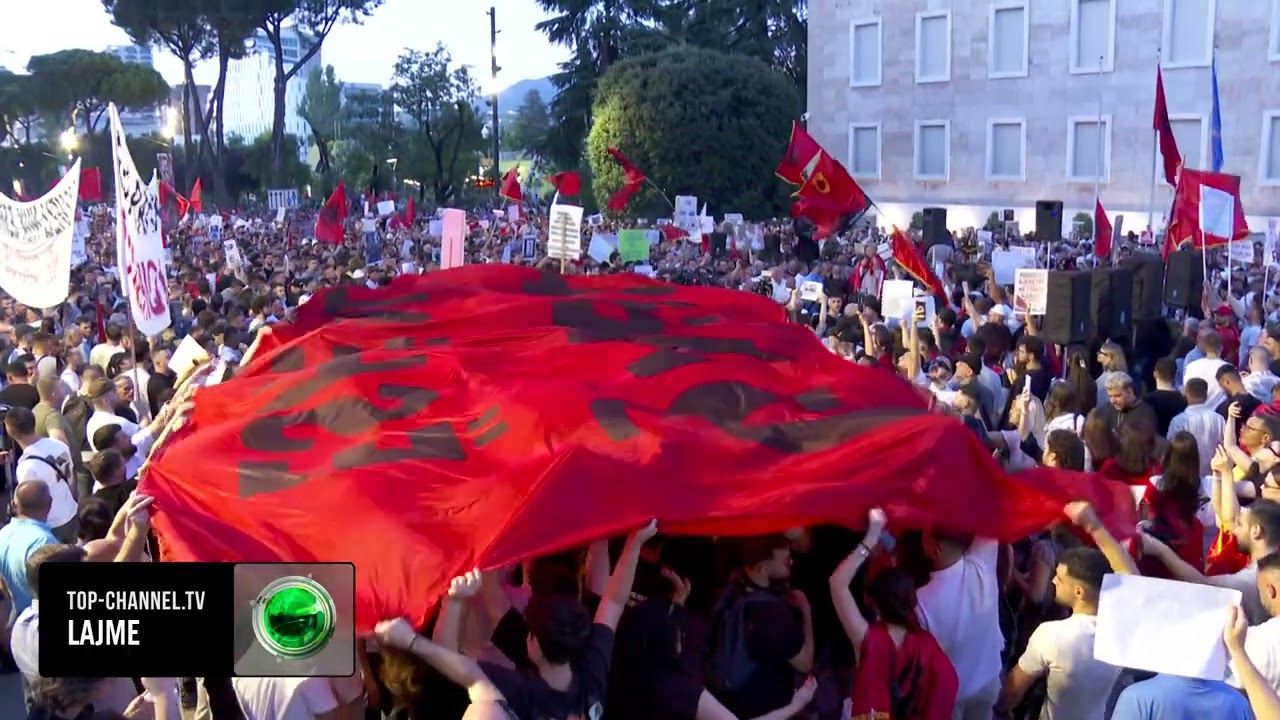 Top Channel/ Berisha b&euml;het me protestuesit, kreu i PD d&euml;gjon vet&euml;m thirrjet p&euml;r largimin e Ram&euml;s