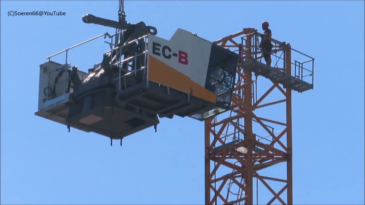FRÖHLICH KRAN - LIEBHERR LTM 1450-8.1 bei der Montage eines LIEBHERR Flat-Top EC-B TDK