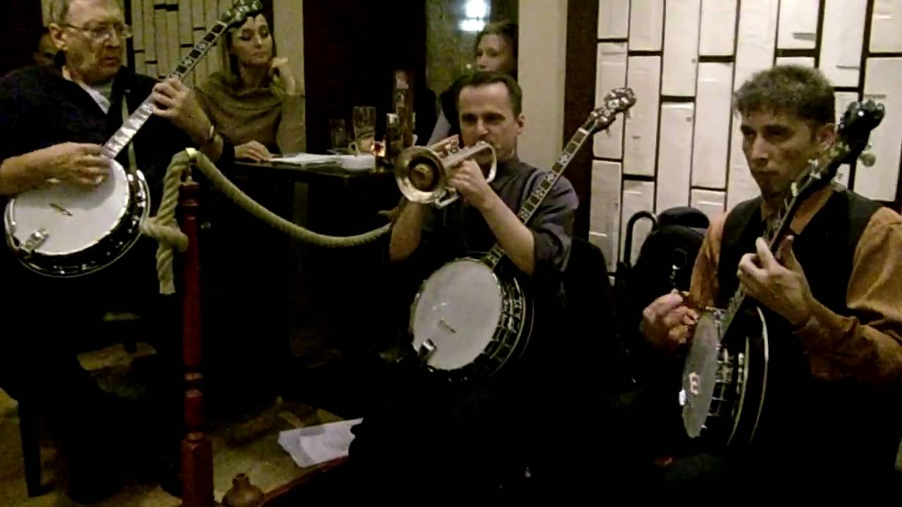 Banjo solo: When you're Smiling