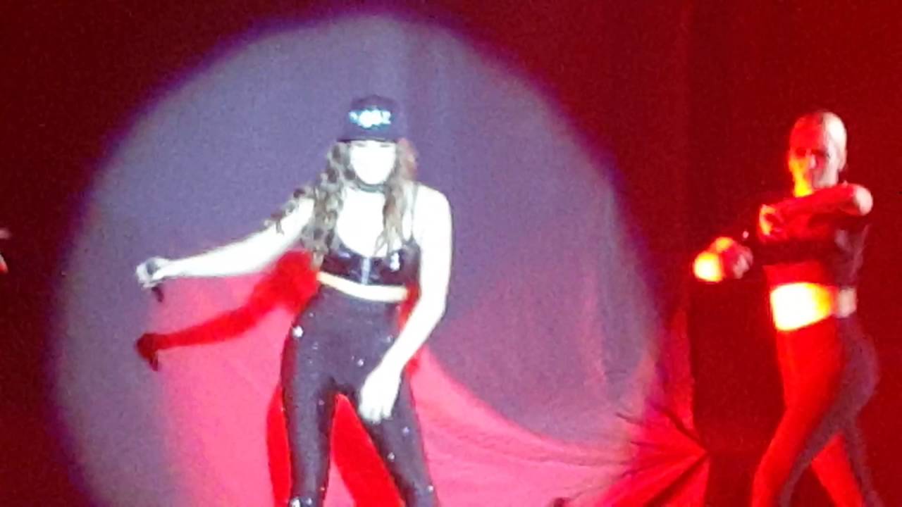 Hailee Steinfeld You're Such A and Rock Bottom Live