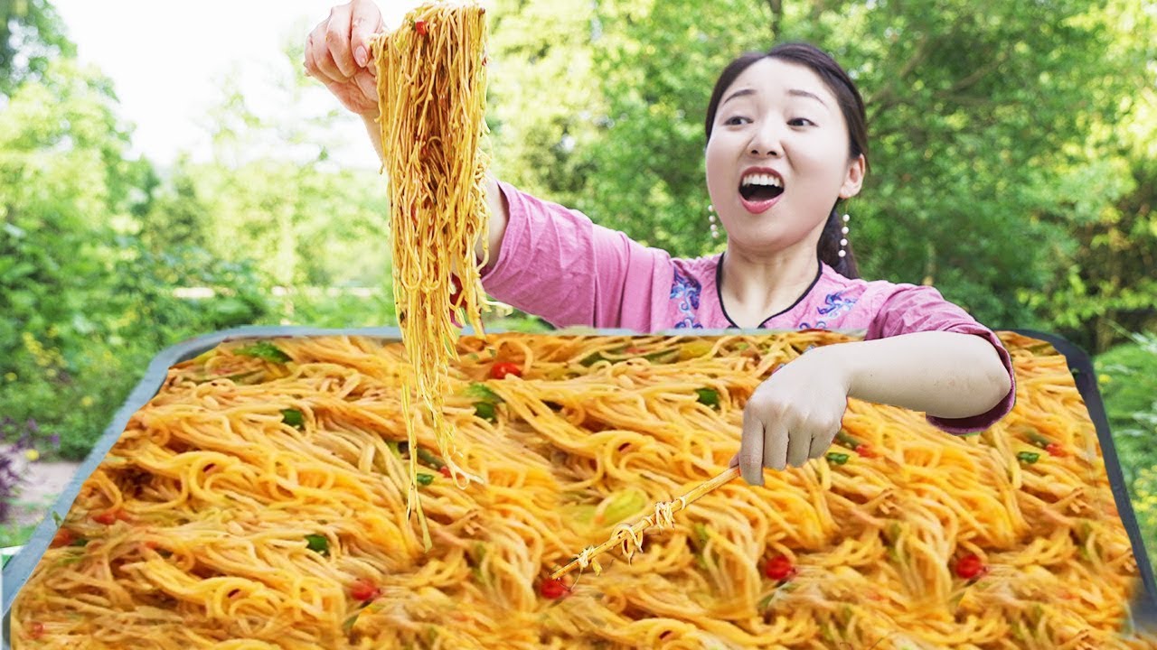 小雨弄個香辣涼麵吃，配上清爽小米粥，簡直是夏日解暑解饞好搭檔【市民朱小雨】