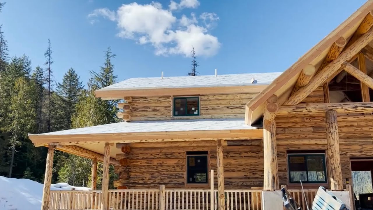 LOG LODGE IN MONTANA Part 4- ROOF FELT IS DONE! Railing Installed And Windows Trimmed, Logs Sanded
