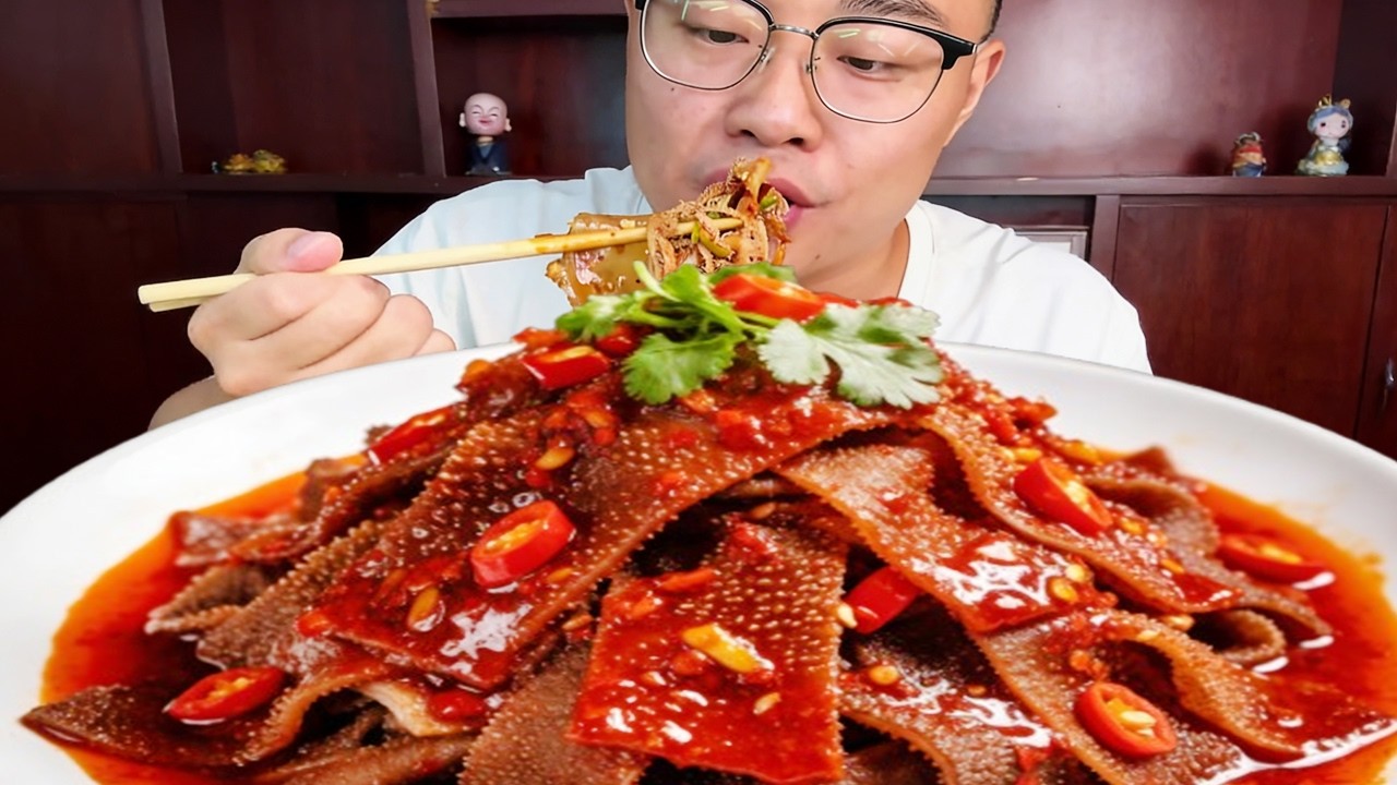 爆辣红油毛肚声控福利，脆爽弹牙超入味，听觉味觉双重满足！#mukbang #food #美食分享日常