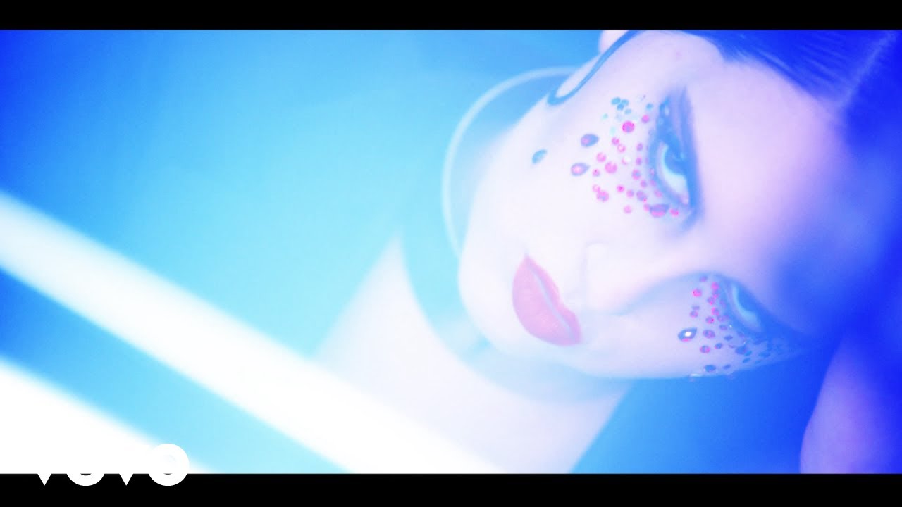 Gild Walton - Pay For The Pain (Official Video)