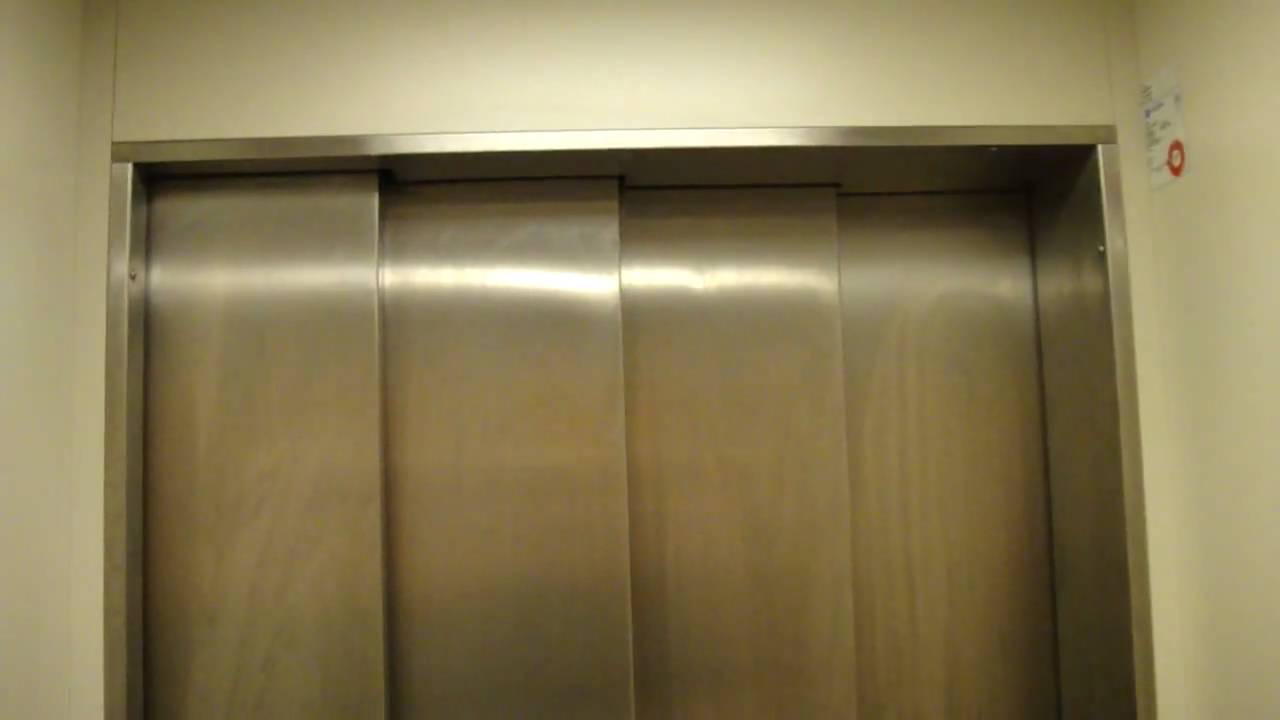 KONE (modernized by: Midroc Electro) traction elevator...