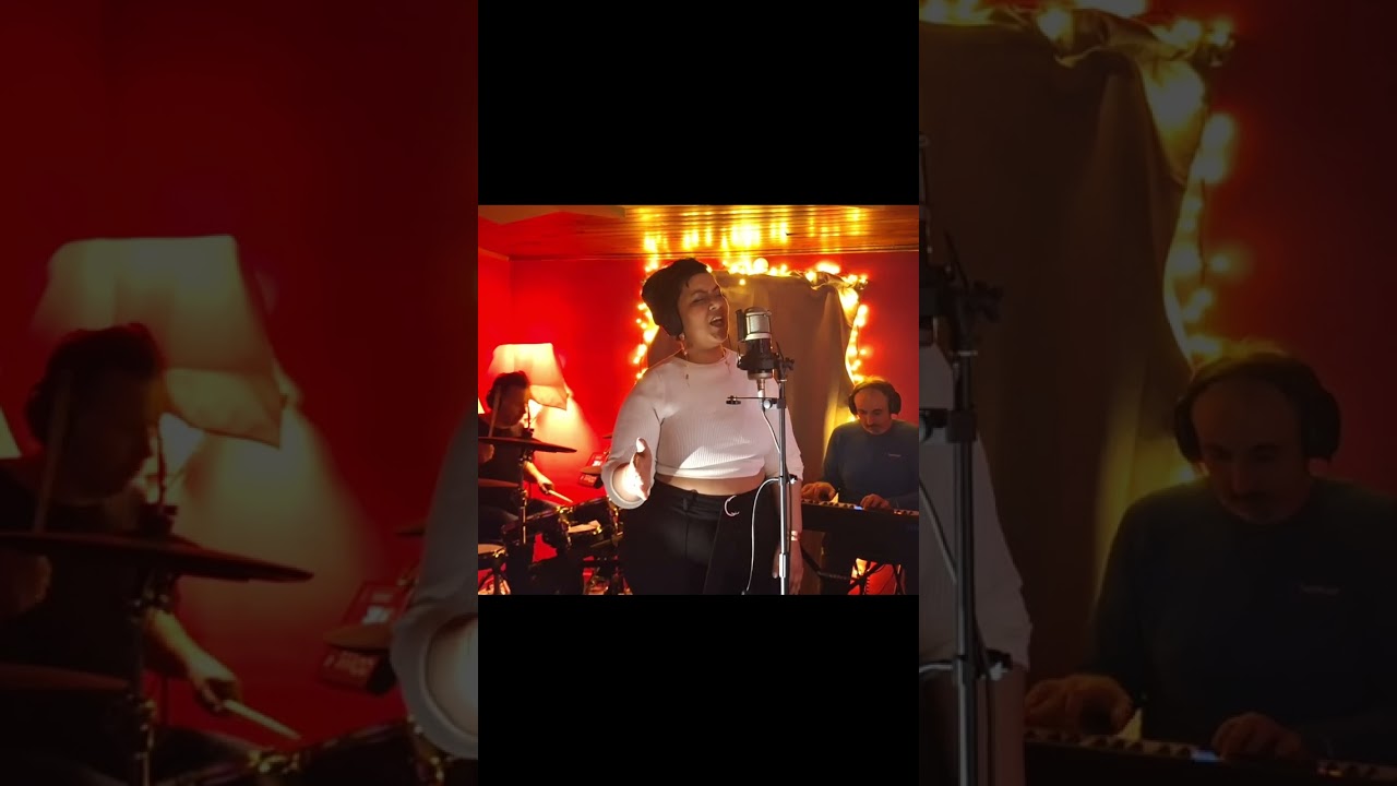 MAMAN-Mya Si-Live session studio