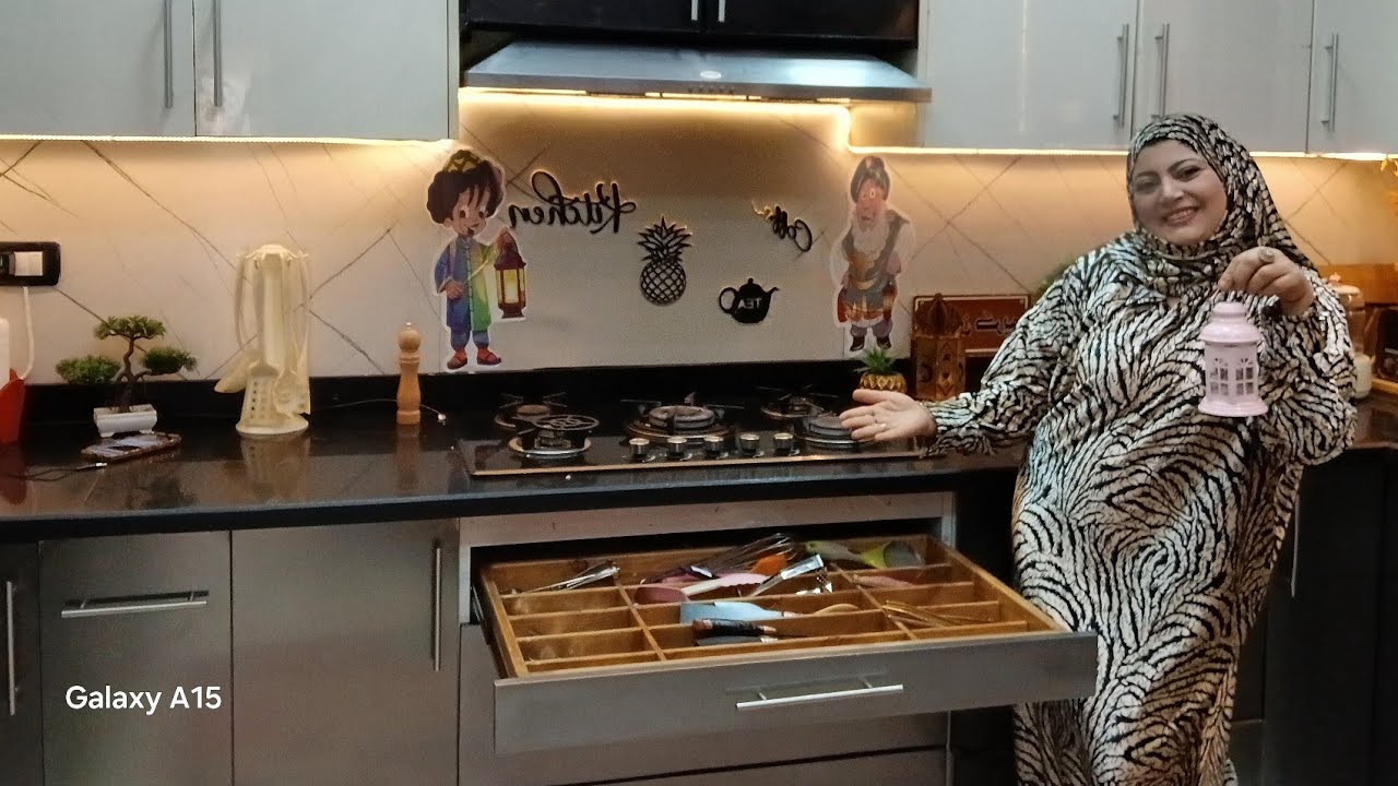 اخيرا استلمت المطبخ من المهندس بقى مطبخ عروسه جوله في مطبخي بعد التجديد وفرش شهر رمضان الكريم