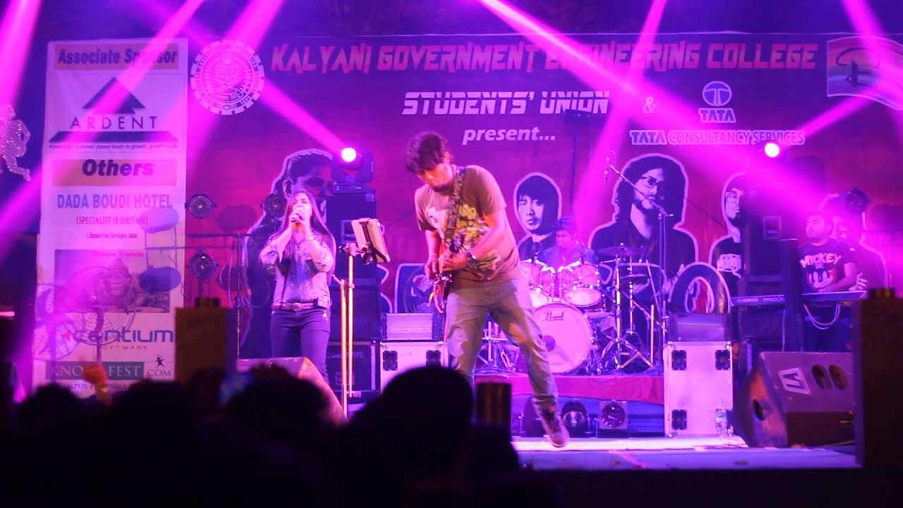 Somlata and The Aces live | Daakchhe Shuduur | Original Composition