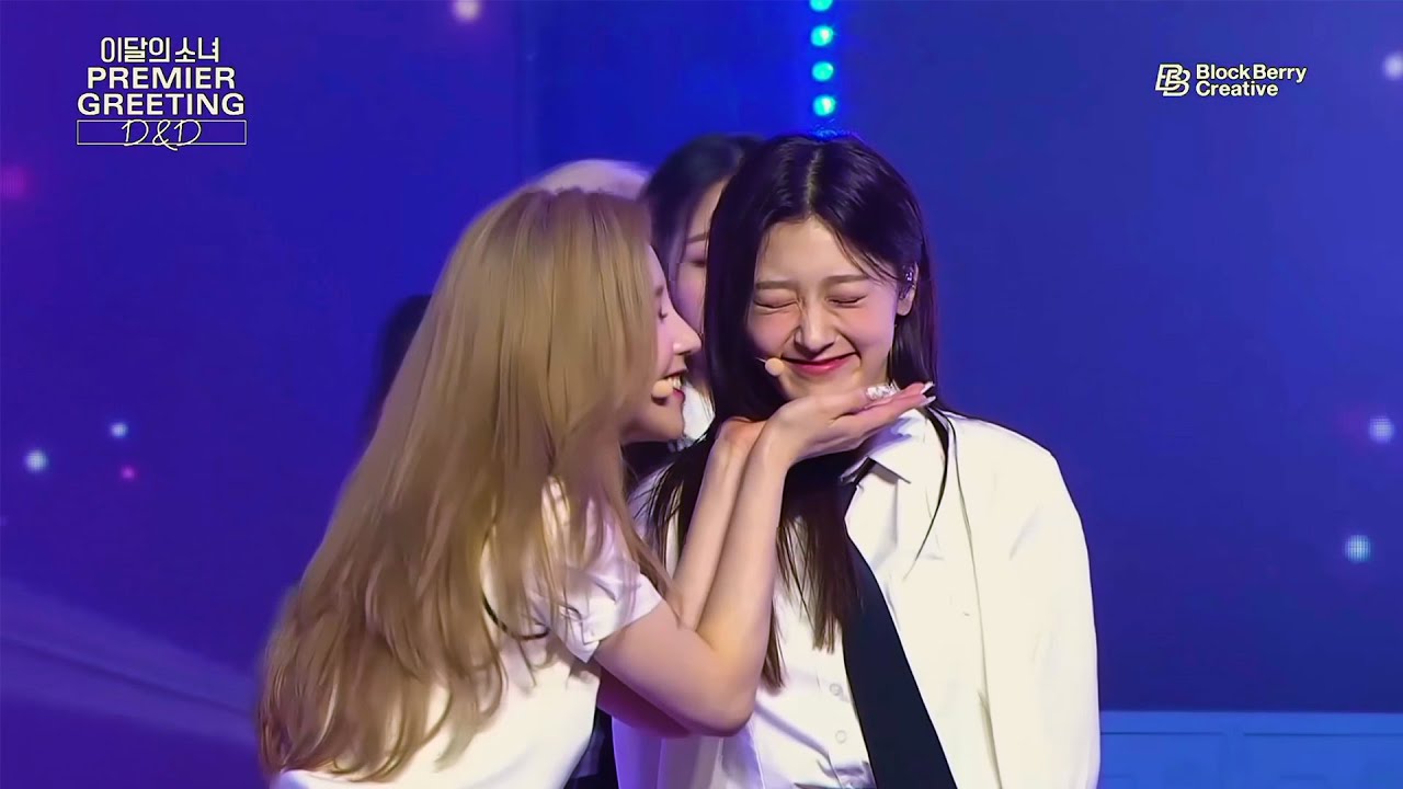 LOONA D&D Premier Greeting - Perfect Love