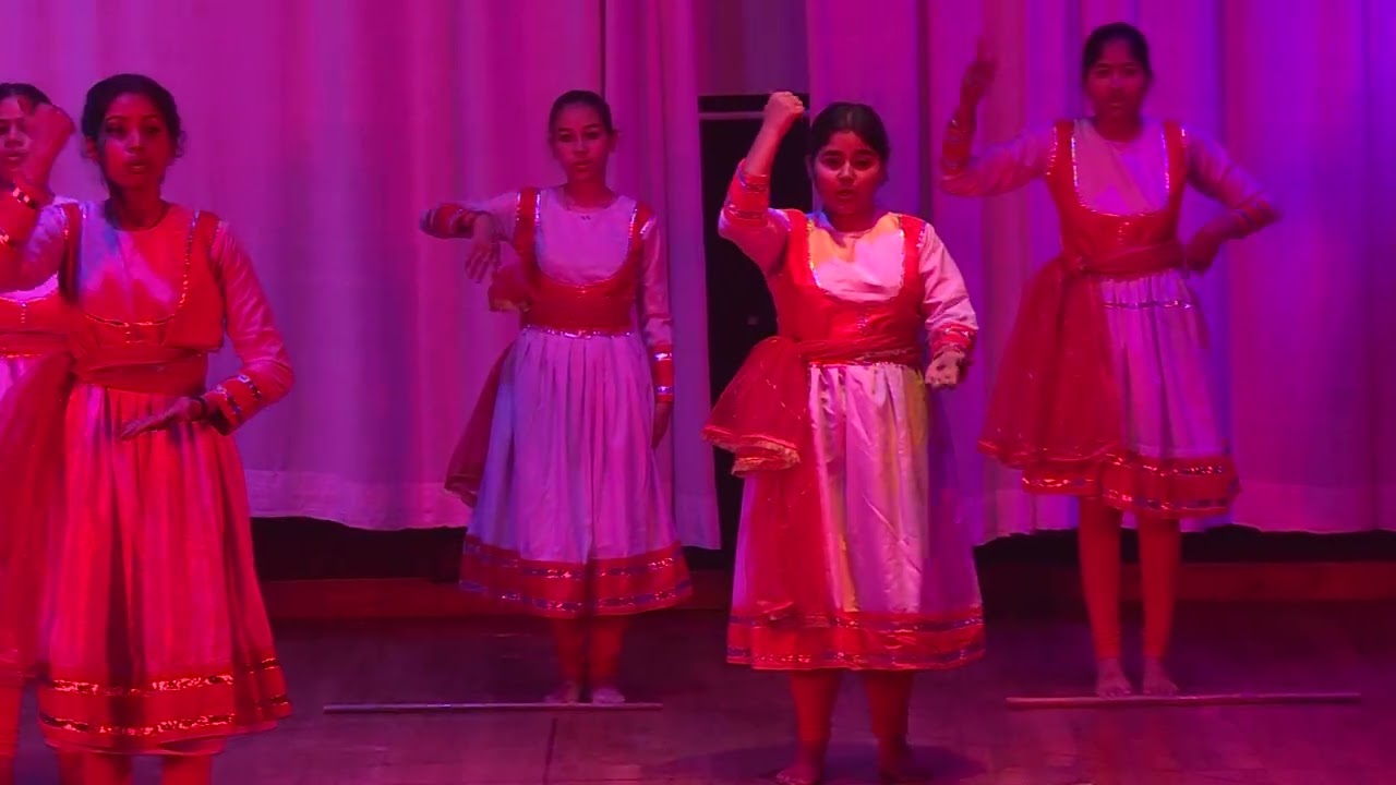 Girls of class 10 showcasing the importance of women empowerment