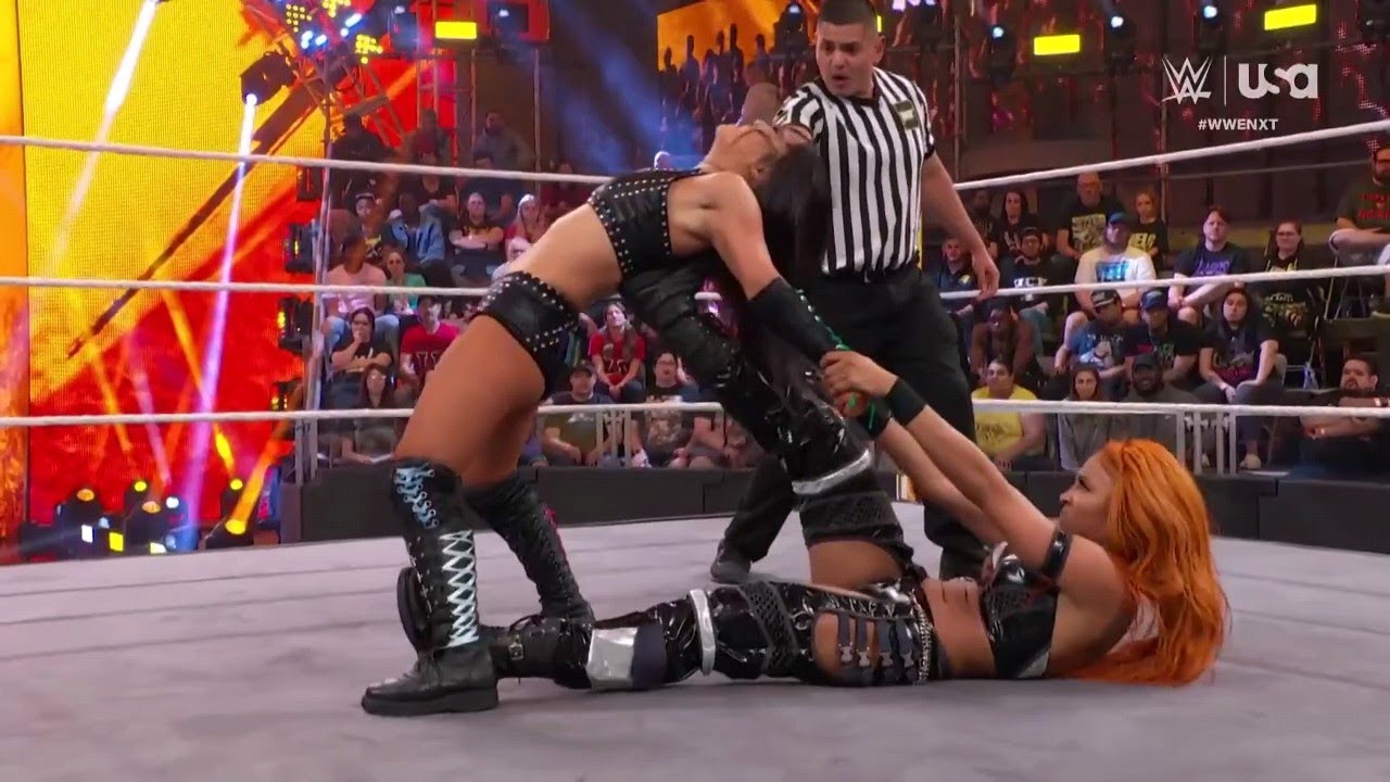 Roxanne Perez VS Jakara Jackson