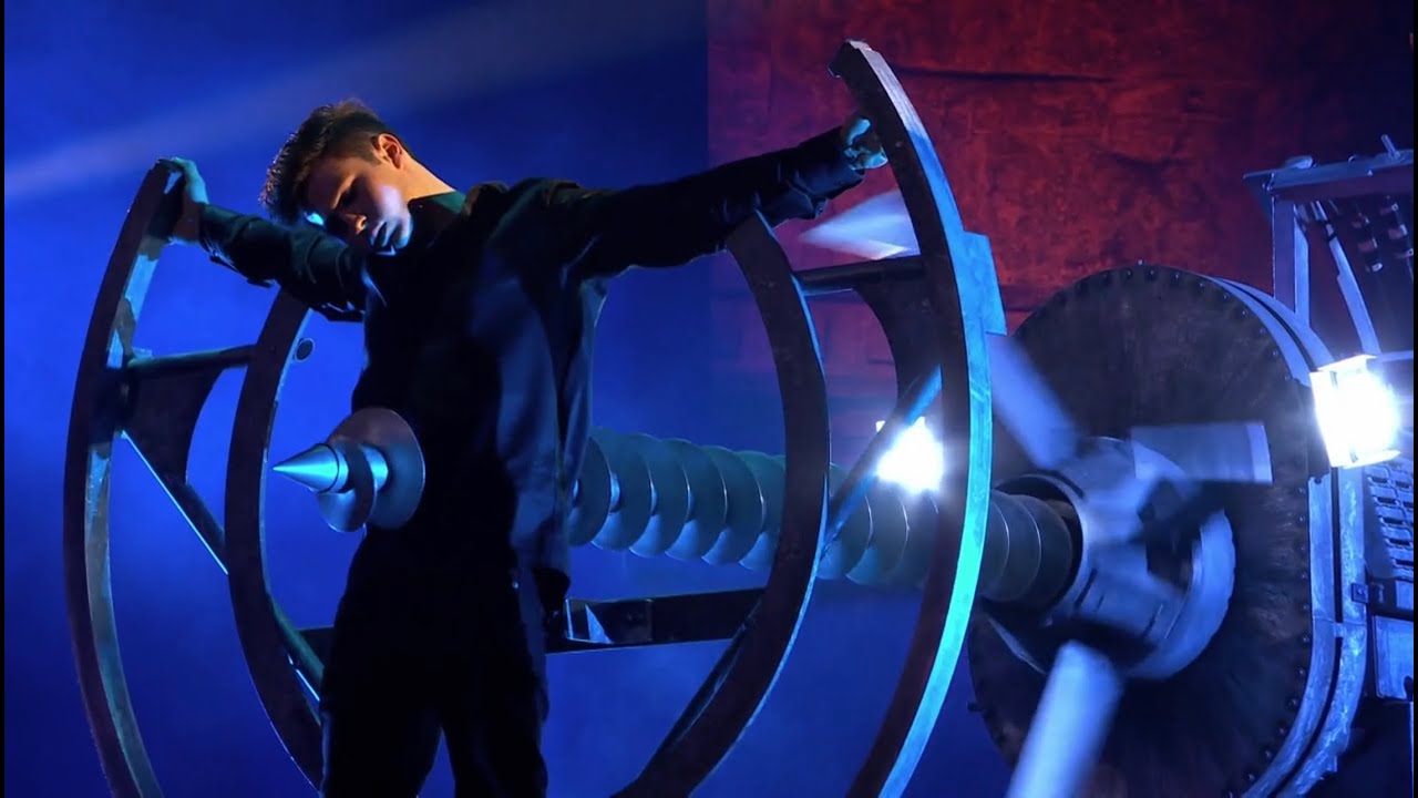 WORLD'S BIGGEST ILLUSION , DRILL OF DEATH - MEGA MAGIC - Alfredo Lorenzo