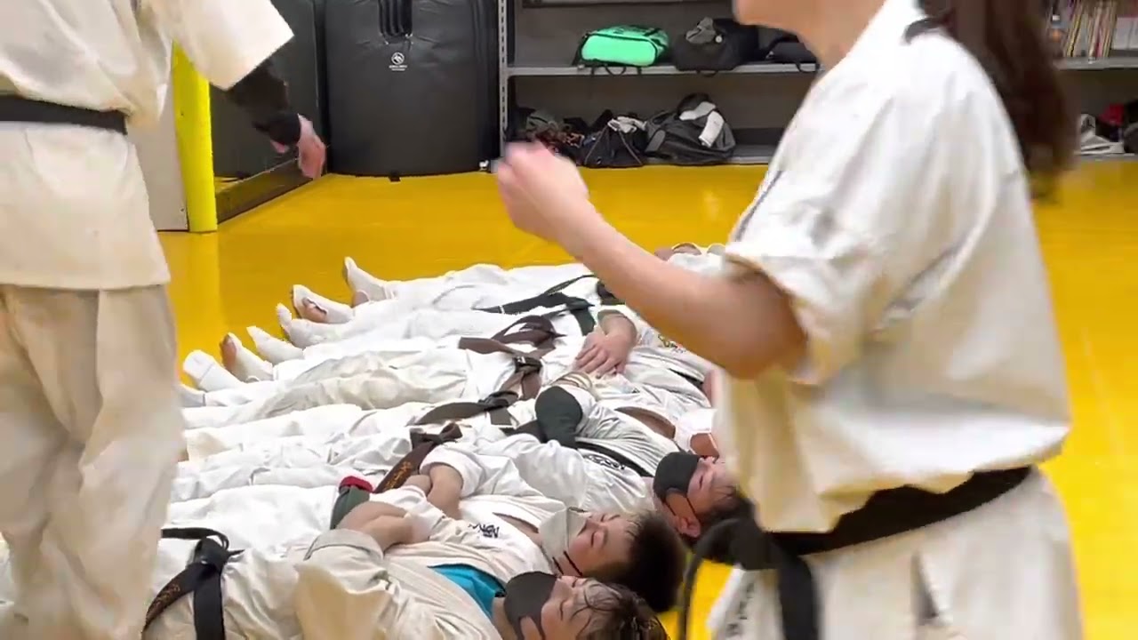 【絶叫❗️】腹踏み