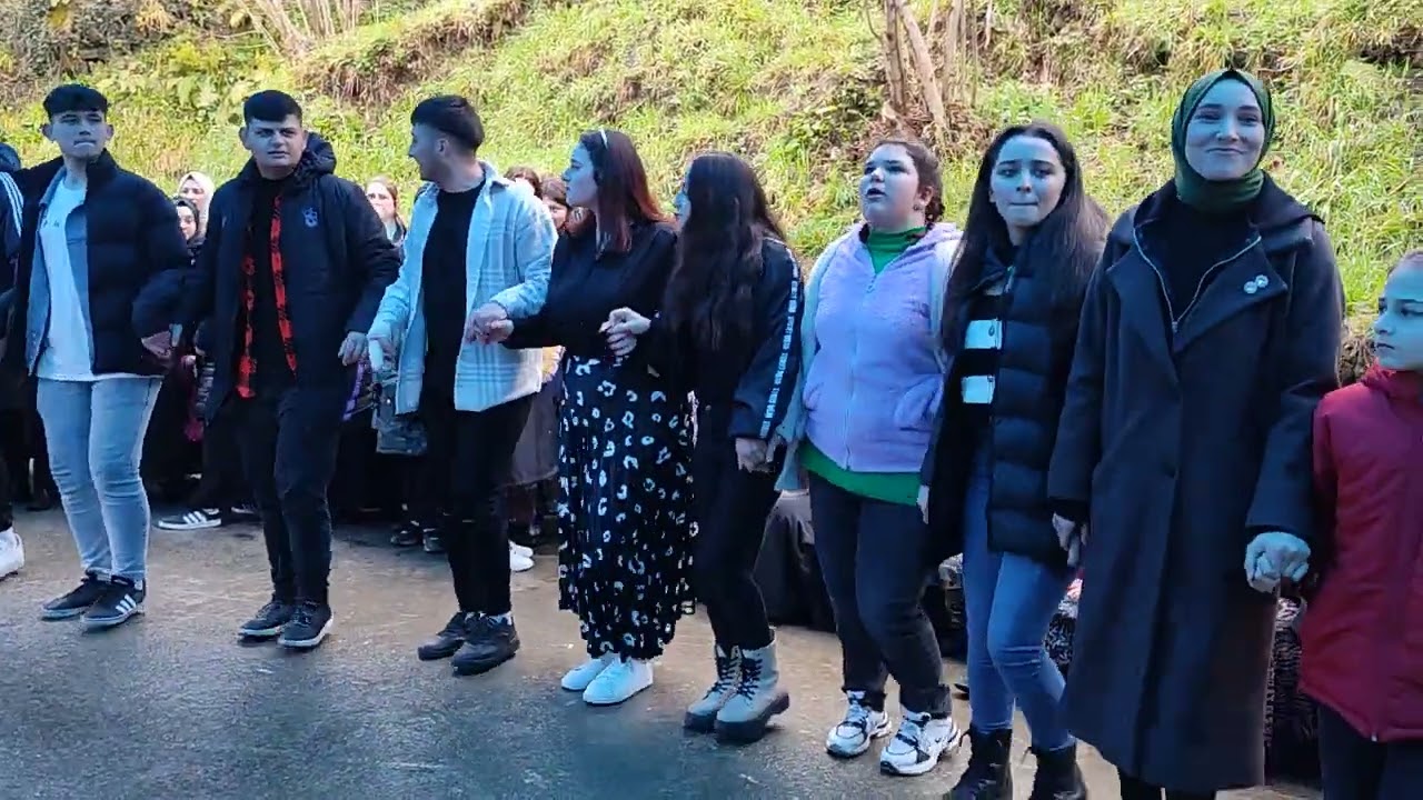 GÜLÜŞAN ASLANIN KINA DÜĞÜNÜ HORON OYUNU NE GÜZEL DE OYNAYİ KARPİNARİN GENCLERİ HIHUHU