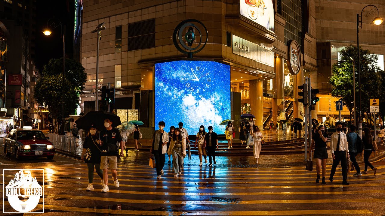 Walking on a Rainy Night in Hong Kong - Walker HK