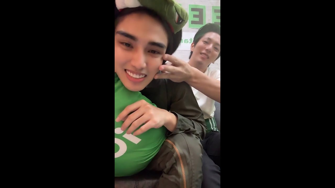 240510 UpPoom (Up Poompat & Poom Phuripan) from MY STAND-IN TikTok Live (uppoompat, poompps1)