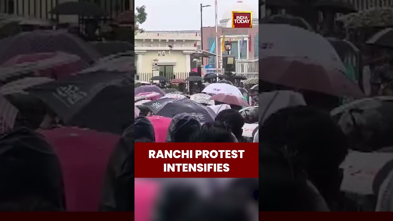 JPSC-JSSC Aspirants Protest Outside Jharkhand Assembly, Demand CBI Probe #jharkhand #ranchi #cbi