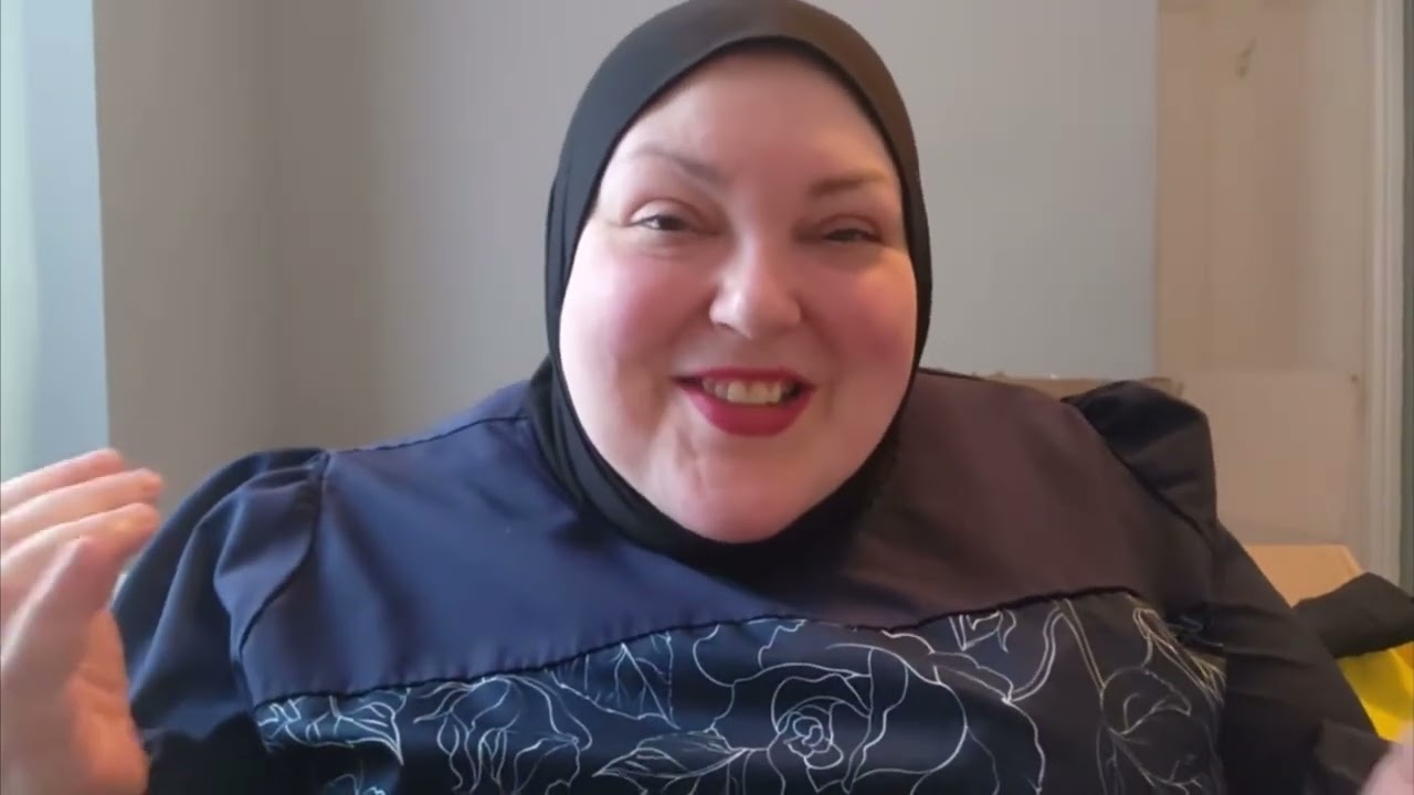 Foodie Beauty Flees to Canada
