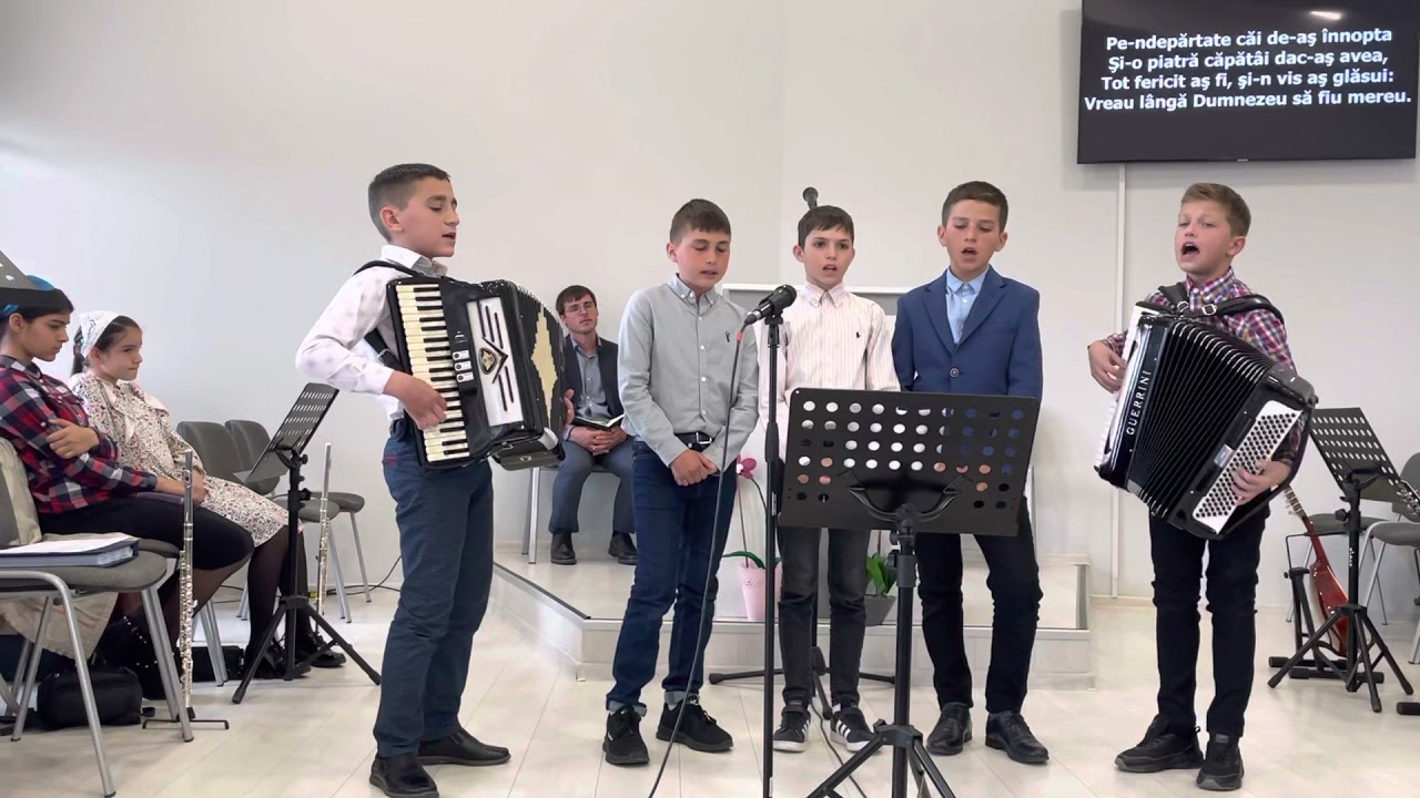 Grup de copiii Volovaț-Vreau lângă Dumnezeu